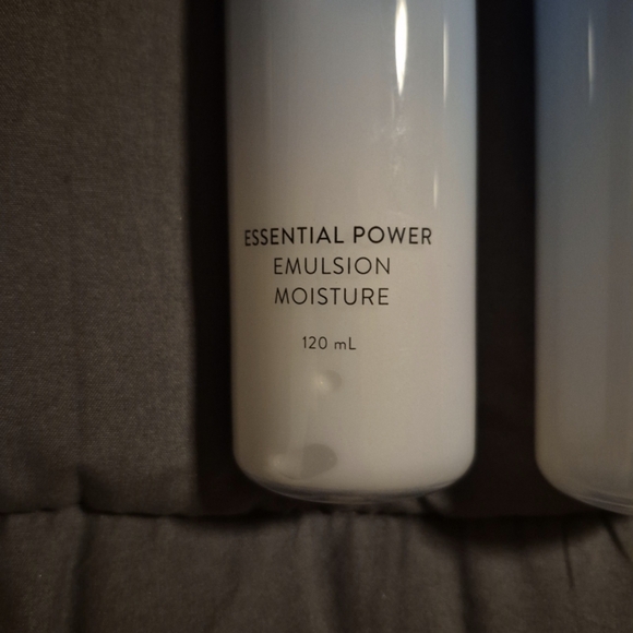 LANEIGE ESSENTIAL POWER EMULSION MOISTURE, ESSENTIAL POWER SKIN REFINER MOISTURE - Picture 3 of 6